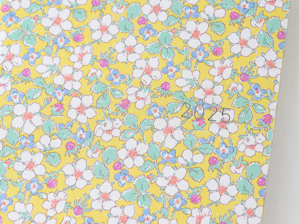 Hobonichi Techo Hon A5 2025 - Liberty Fabrics Paysanne Blossom