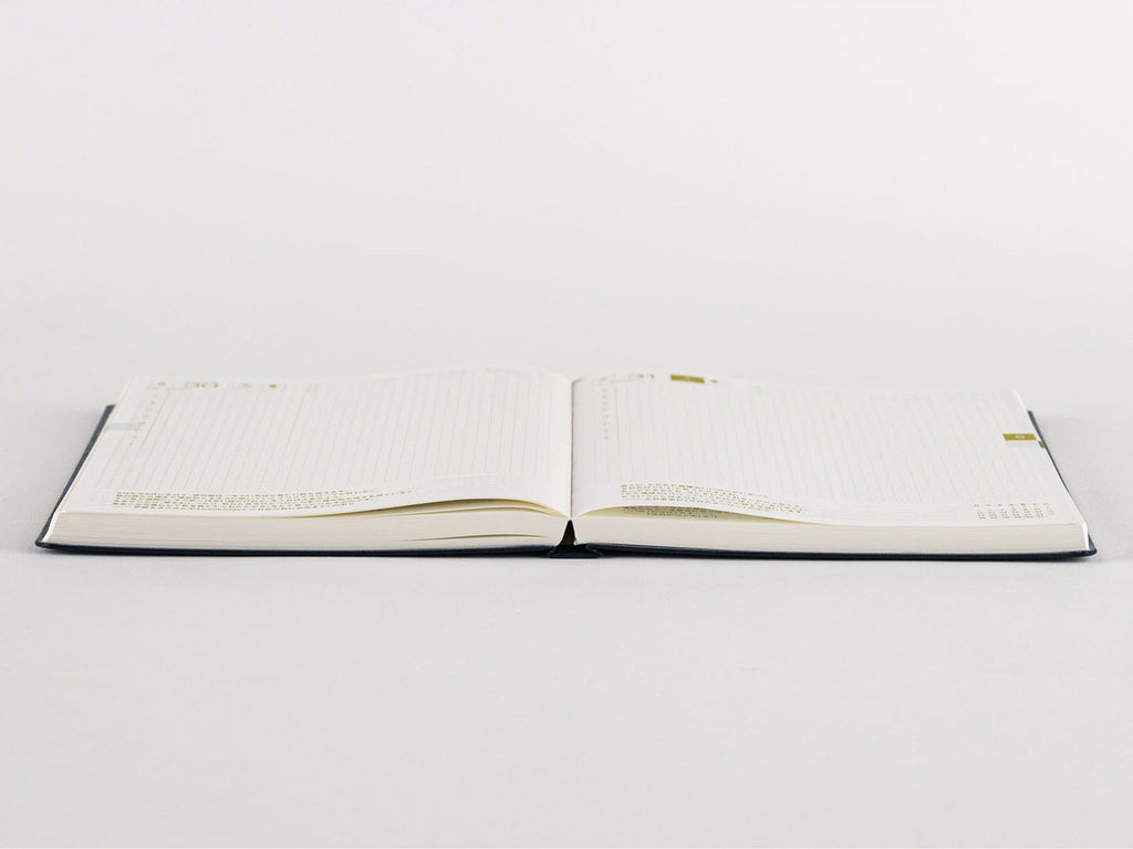 Hobonichi Techo Hon A5 2025 - Slash Ivory