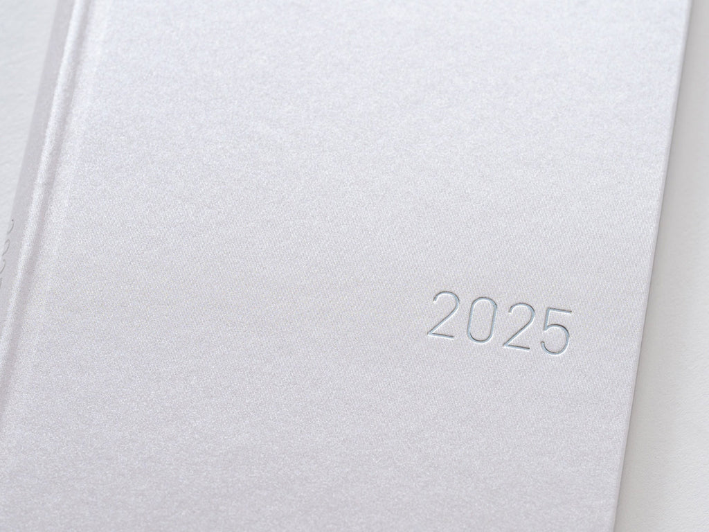 Hobonichi Techo Weeks 2025 - Paper Series Platinum White