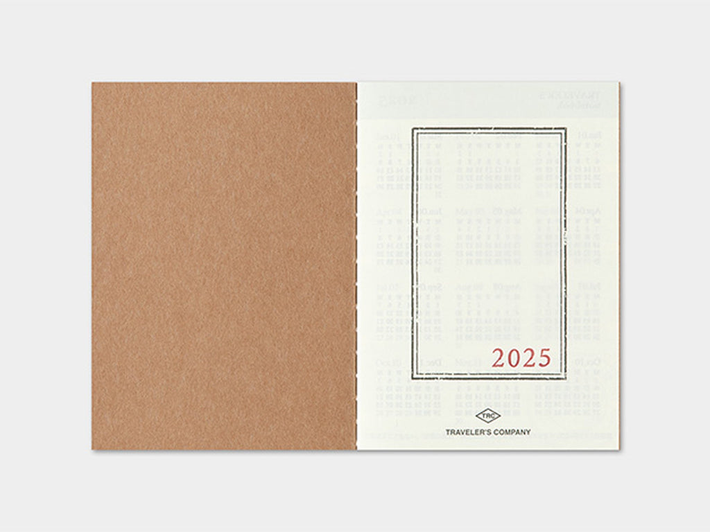 TRAVELER'S Notebook 2025 Monthly - Passport Size