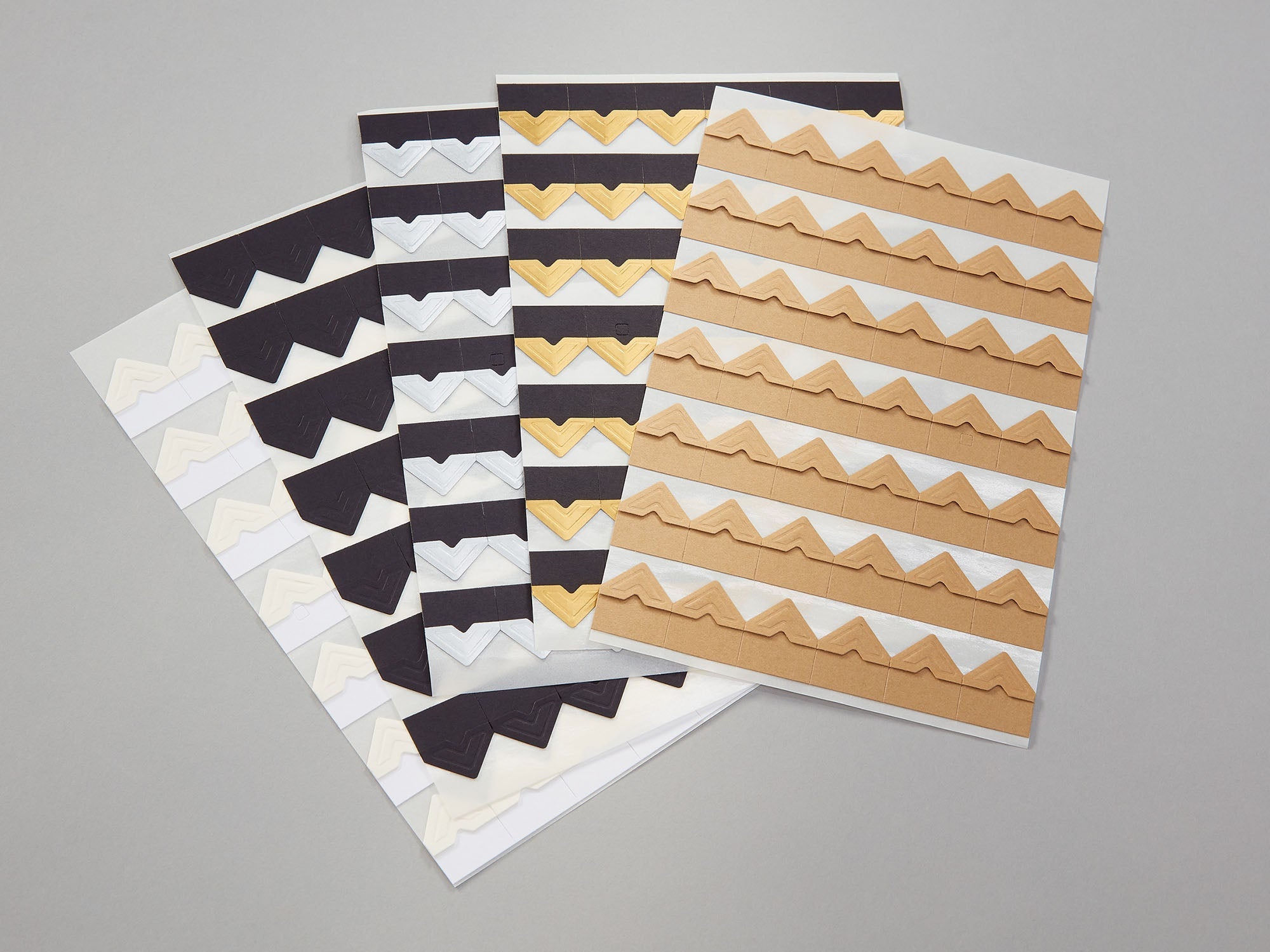 Scrapbook Adhesives Paper Photo Corners Self-Adhesive 108/Pk-Black  3L-PC-1626 - GettyCrafts